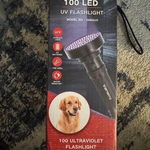 Vans Black UV Flashlight for Pets